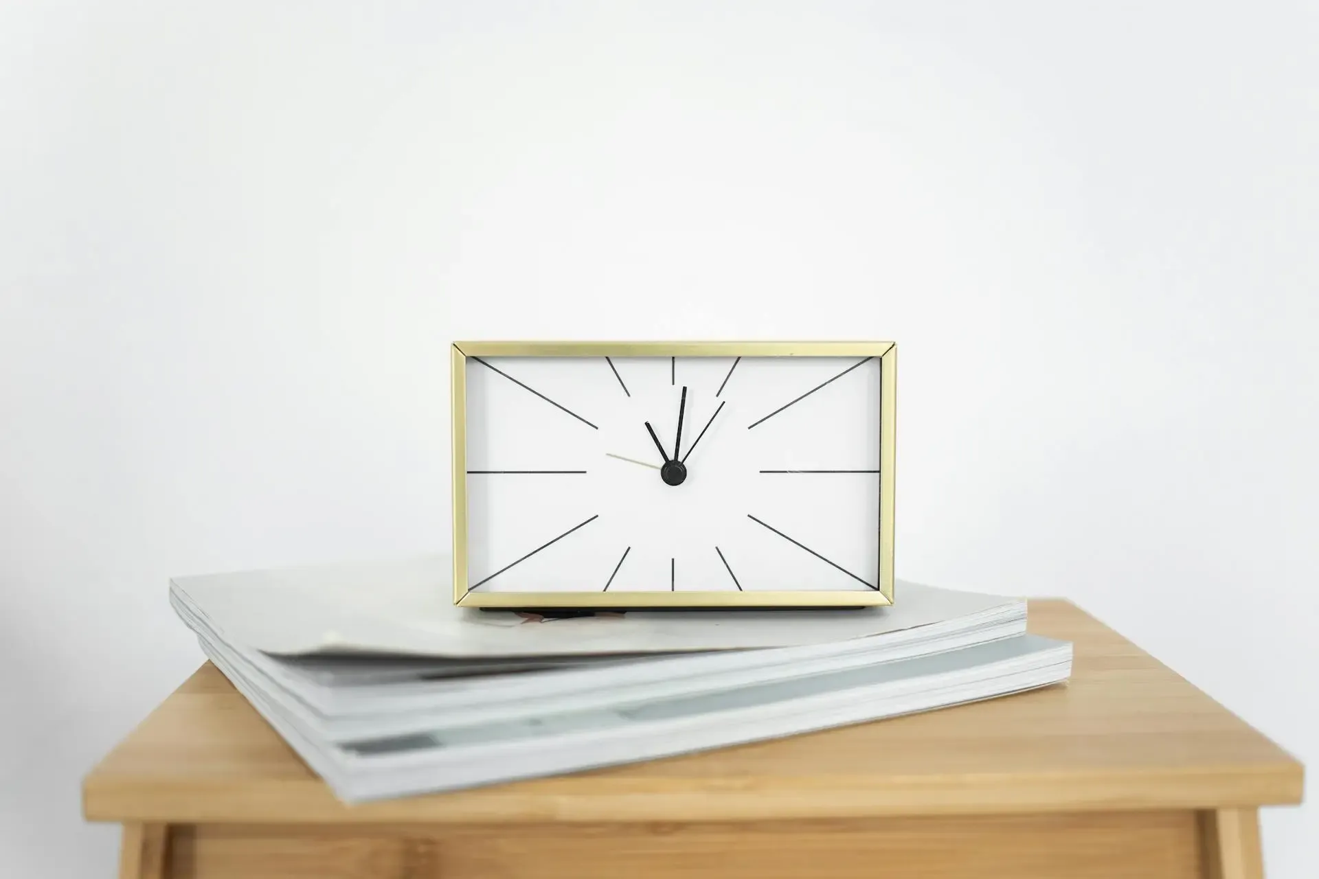 Hours vs. Man-days: The definitive guide to choosing the right estimation unit for software projects